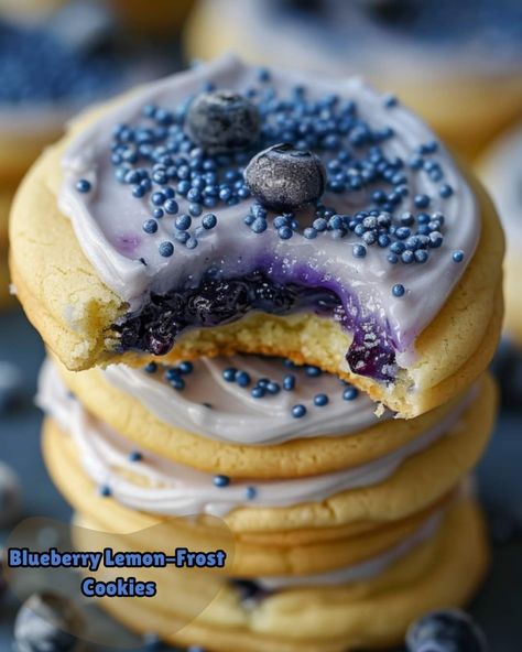 Frost Cookies, Cookie Frosting Recipe, Sweet Sushi, Salted Caramel Cupcakes, Grinch Decorations, Caramel Cupcakes, Blueberry Cookies, Lemon Frosting, Gourmet Cookies