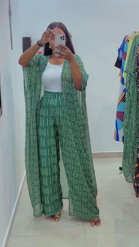 Modest Dresses Fashion, 2piece Outfits, Chic Dress Classy, Mode Kimono, African Inspired Clothing, African Fashion Modern, Effortlessly Chic Outfits, African Fashion Women Clothing, Classy Dress Outfits