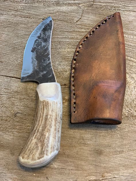 Knife Knowledge, Skinner Knife, Pretty Knives, Hand Made Leather, Skinning Knife, Mule Deer, Deer Antler, Forged Steel, Christmas 2024