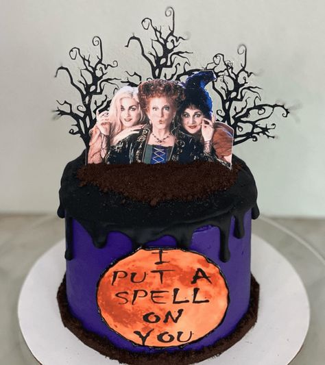 Hocus Pocus Cake Design Images (Hocus Pocus Birthday Cake Ideas) Hocus Pocus Birthday Cakes, Hocus Pocus Cake Ideas, Hocus Pocus Birthday Cake, Hocus Pocus Cake, Hocus Pocus Birthday, Spooky Cakes, Goose Party, Diaper Cake Ideas, Pasteles Halloween