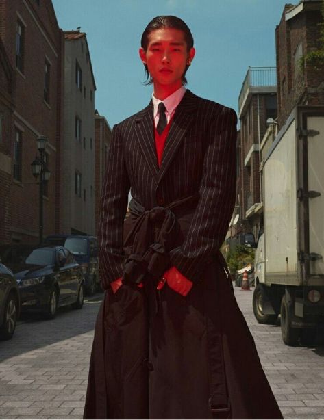 Turtleneck Man Outfit, Male Runway Fashion, Non Binary Formal Wear, Tux Prom, Pink Matcha, Masc Fashion, High Fashion Men, Suits Wedding, Party Suits