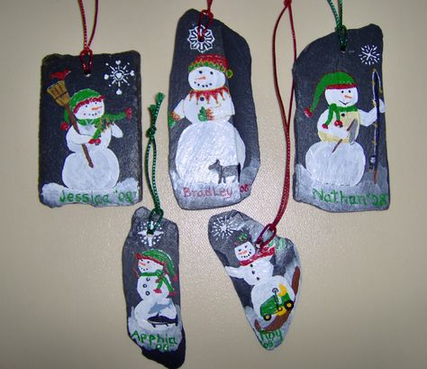 Painted slate ornaments Slate Tile Crafts, Christmas Ornaments Painted, Painted Snowmen, Ornaments Painted, Homemade Christmas Ornaments, Slate Art, Painted Slate, Tile Crafts, Snowman Faces