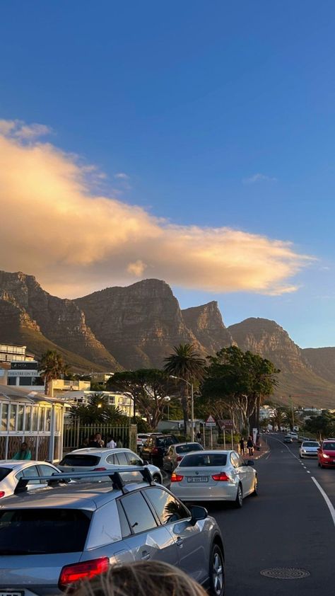 South Africa Lifestyle, Cape Town Lifestyle, Summer In South Africa, Capetown City Aesthetic, Uct Cape Town Aesthetic, Uct Cape Town, Cape Town South Africa Aesthetic, South Africa Instagram, Cape Town Aesthetic