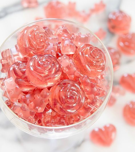 These homemade wine gummy bears are made with red, white or rosé wine and are perfect for a party or for gifting this holiday season. They can be made ahead of time and keep well for a few weeks. I am gearing up for holiday food gifting. Of course there will be cookies, but I … Gummy Roses, Rose Gummies, Snacks To Sell, Wine Gummy Bears, Kirbies Cravings, Champagne Gummy Bears, Rose Food, Rosé Champagne, Homemade Gummy Bears