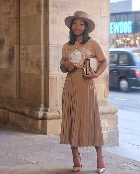 StyleVitae on Instagram: “@edaowofashion dishing nudes on the timeline #stylevitae #design #fashion #style” Sunday Church Outfits, Outfit Designer, Easter Fashion, Afrikaanse Mode, Church Outfits, Design Fashion, Modest Outfits, Outfits Casuales, Milan Fashion Week