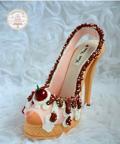 Ice cream sundae shoe cake Irregular Shoes, Fairytale Shoes, Muses Shoes, Eccentric Shoes, Shoe Cakes, Candy Shoes, 귀여운 음식 그림, Dr Shoes, Clothing Design Sketches