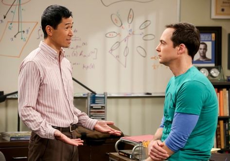 The Big Bang Theory - Episode 12.04 - The Tam Turbulence - Promotional Photos Big Bang Theory Episodes, Jerry O'connell, Young Sheldon, Jim Parsons, Promotional Photos, Sheldon Cooper, Funny Shows, The Big Bang Theory, Season 12