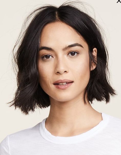 Brunette Bob Middle Part, Dark Chin Length Hair, Brunette Chin Length Hair, Chin Length Dark Hair, Bottle Neck Bob, Short Bob Hairstyles Middle Part, Short Dark Brown Hair Straight, Center Part Short Hair, Thick Short Haircuts