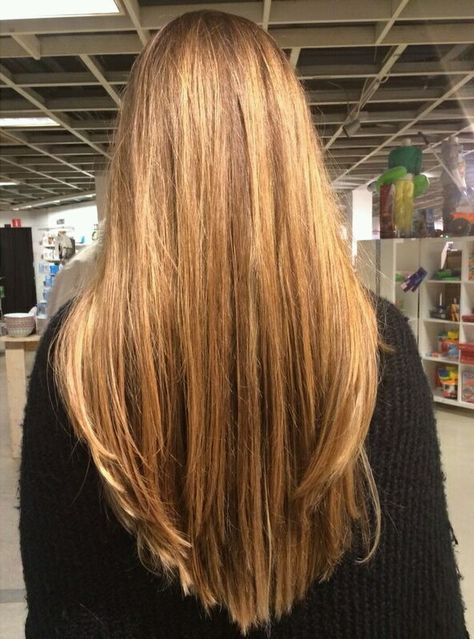 Need my hair like This Layers For Long Hair, Haircuts For Long Hair Straight, V Cut Hair, Rasta Hair, V Shape Hair, Hair Motivation, V Hair, Haircuts For Long Hair With Layers, Bold Hair Color