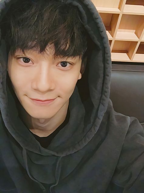 #EXO #chen #jongdae #kimjongdae #selca #exoselca Exo Jongdae, Chen Exo, 12th Anniversary, Ko Ko Bop, Bts Twice, Exo Chen, Kim Jongdae, Exo Members, Kpop Bts