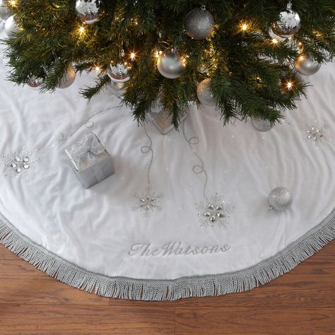 Christmas Tree Skirt Ideas, Snowflake Tree Skirt, Tree Skirt Ideas, White And Silver Christmas, Diy Christmas Tree Skirt, Embroidered Tree, Skirts Patterns, December Gift, Diva Den