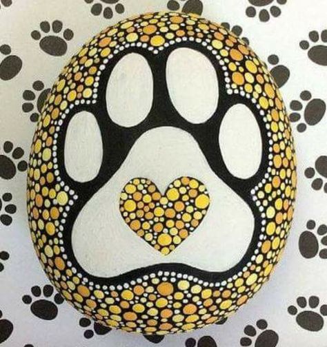 Painted Rocks With Dots, Dog Paw Rock Painting, Dot Painting Paw Print, Dog Rock Painting, Puppy Painted Rocks, Painted Rocks Dogs Easy, Mandela Rock Painting, Cat And Dog Painted Rocks, Paw Painting