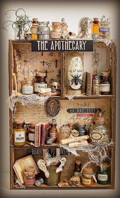 Witchy China Hutch, Miniature Oddities Diy, Miniature Apothecary Cabinet, Miniature Halloween Decorations, Goth Miniatures, Miniature Crafts Diy How To Make, Apothecary Crafts, Fairy Apothecary, Mini Pharmacy