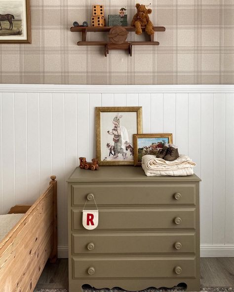 Check out this little explorer foraging for mushrooms with his trusty goats. This boys' room setup is pure inspo for all the boy mums out there! The beautiful plaid wallpaper adds a perfect touch of charm and adventure. @withlovekaycee || 'Foraging Friends' Print Cottagecore Boys Room, Plaid Wallpaper Boys Room, Vintage Little Boys Room, Aesthetic Kids Room, Vintage Boys Room, Plaid Nursery, Oliver James, Basement Room, White Room Decor