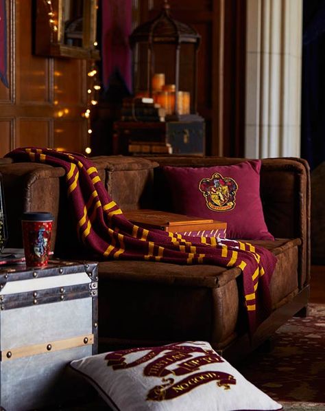 Gryffindor Gifts Gryffindor Inspired Room, Gryffindor Living Room, Gryffindor Room Decor, Harry Potter Home Aesthetic, Gryffindor Decor, Gryffindor Room, Harry Potter Bathroom, Harry Potter Bedroom Decor, Gryffindor Common Room