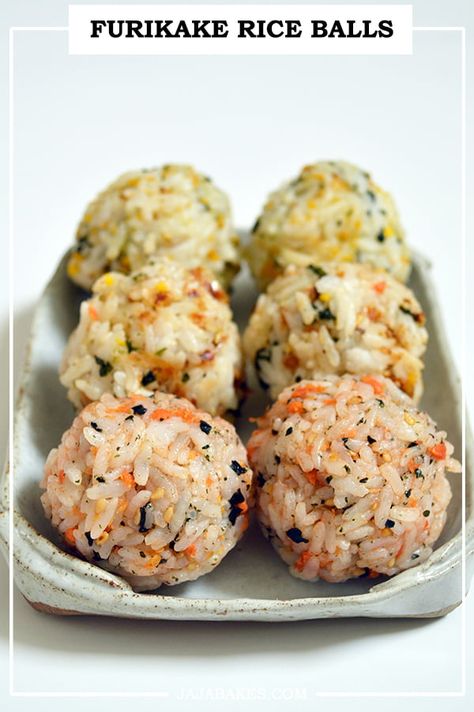 Rice With Furikake, Rice Bites Appetizers, Furikake Rice Ball, Sushi Rice Balls, Rice Bites, Sushi Balls, Japanese Rice Balls, Masterchef Recipes, Spicy Crab