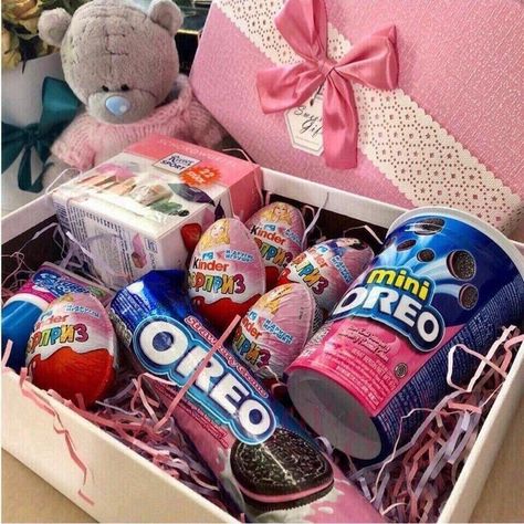 Girl Gift Baskets, Bff Birthday Gift, Bff Birthday, Cute Gifts For Friends, Candy Gift Box, Gift Box Birthday, Diy Gifts For Friends, Cute Birthday Gift, Baku Azerbaijan