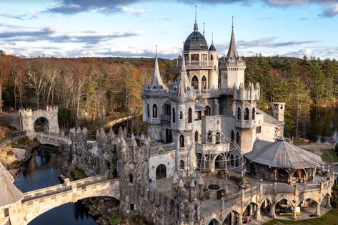 Moat Around House, American Castles, Castle House, Fairytale Castle, Victorian Architecture, Entry Gates, Outdoor Deck, Filming Locations, Real Estate Brokerage