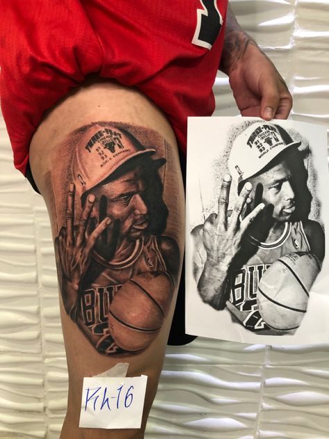 Michael Jordan Tattoo Design, Michael Jordan Tattoo Ideas, Michael Jordan Tattoo, Back Ear Tattoo, Jordan Tattoo, Brian Dawkins, Black Art Tattoo, Jordan Bulls, Batman Tattoo