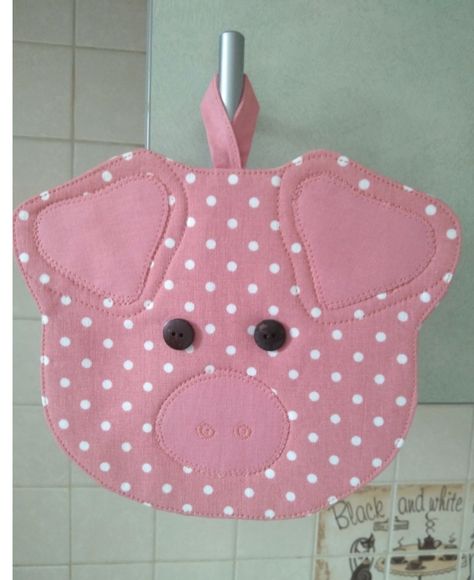 Pig Potholder, Sewing Potholders, Pig Fabric, Owl Crafts, Quilt Border, Fabric Coasters, Small Sewing Projects, Aprons Patterns, Baby Projects