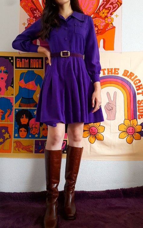 1970s purple dress knee high boots Purple 70s Dress, Purple And Green Outfits, Daphne Outfit, Dress Knee High Boots, 1960s Outfit, 70s Soul, Violet Beauregarde, Thrifted Style, 1970s Fashion Women