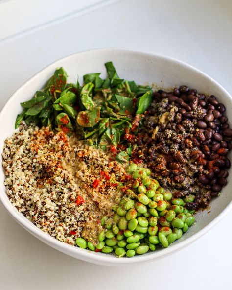 Burrito Bowl<p>Are you looking for a simple way to pack more protein? This nutritious burrito bowl is perfect! It contains high protein sources, including black beans, quinoa, edamame beans and tahini. This is also an ideal meal to meal-prep.</p> High Protein Sources, Black Bean Bowl, Quinoa Edamame, Bean Bowl, Protein Bowl, Tofu Tacos, Protein Bowls, Edamame Beans, Healthy Brownies