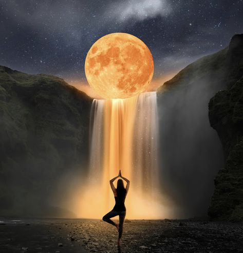 Yoga Foto's, Illusion Pictures, Spiritual Artwork, Yoga Art, Angel Pictures, Mystical Art, Beautiful Moon, Chakra Meditation, Beautiful Nature Wallpaper