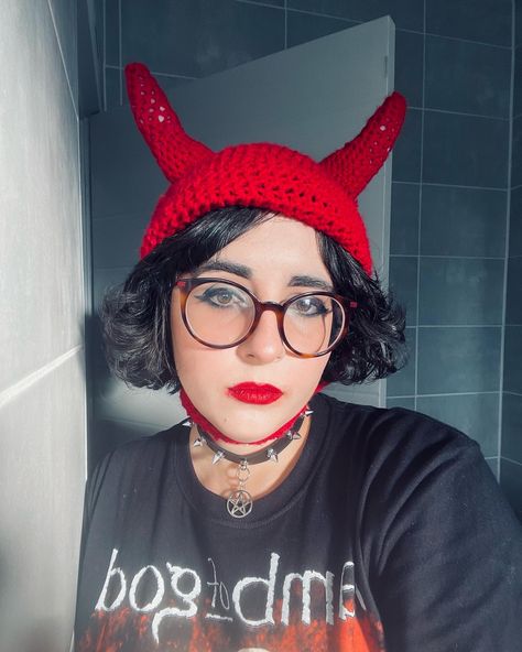 Crochet devil horn balaclava Devil Balaclava Crochet, Crochet Devil Cat Hat, Crochet Devil Horns, Balaclava With Horns, Crochet Skull Balaclava, Black Devil, Crochet Black, Clay Stuff, Horn