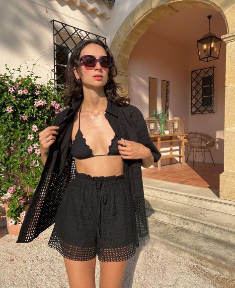 6 French Girl Summer Outfits I Saw In The South Of France | Who What Wear UK Black Linen Outfit, French Girl Summer, Linen Outfit Summer, Simple Swimsuit, Effortless Outfit, French Girls, Girls Summer Outfits, Black Swimwear, The South Of France