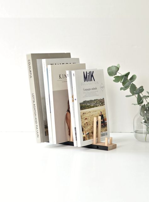 ikea hack magazine holder - diy | Pinterest: Natalia Escaño Book Holder Diy, Ikea Book, Diy Magazine Holder, Diy Magazine, Best Ikea, Ikea Home, Book Holders, Magazine Holders, Diy Holder