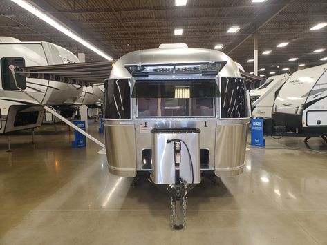 2021 25fb globetrotter twin 1 owner mint condition, stored indoors. Delivery available anywhere in the lower 48. $125,999 located in lakeville mn Please call or text 5073019870 Lakeville Minnesota, Airstream For Sale, For Sale By Owner, Trotter, Globe Trotter, Mint Condition, Minnesota, Globe, Mint