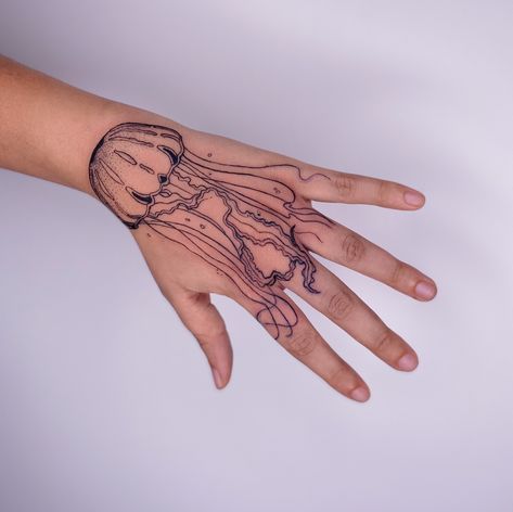 Tat Drawings, Tattoos Hands, Marie Tattoo, Hand Tattoo Ideas, My Body Is A Temple, Key Tattoos, Tatoo Inspiration, Jellyfish Tattoo, Mood Board Ideas