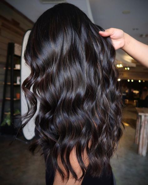 Dark Brown Highlights on Black Hair Black Hair With Brown Highlights, Dark Balayage, Long Hair Highlights, Black Brown Hair, Black Hair Balayage, Dark Brunette Hair, Brown Hair Inspo, Black Hair With Highlights, Dark Hair With Highlights