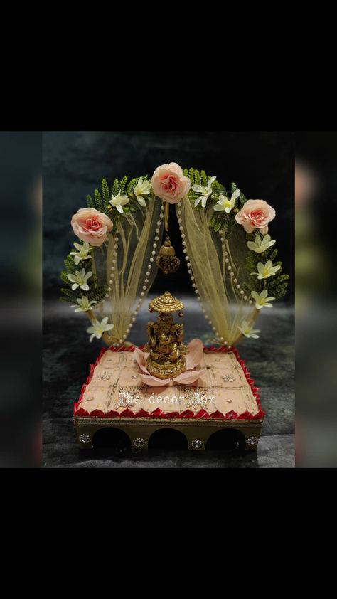 Ganpati Plate Decoration, Kanku Pagla Plate Decoration, Krishna Aasan, Ganpati Backdrop, Indian Decor Diy, Eco Friendly Ganpati Decoration, Ganesh Chaturthi Decoration, Ganesh Puja, Indian Wedding Gifts