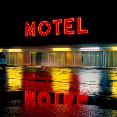 Motel neon at night, photo by Jeff Brouws Jeff Brouws, Vinita Oklahoma, Motel Sign, Motel Room, Neon Noir, Ange Demon, Neon Nights, Neo Noir, Parking Lot