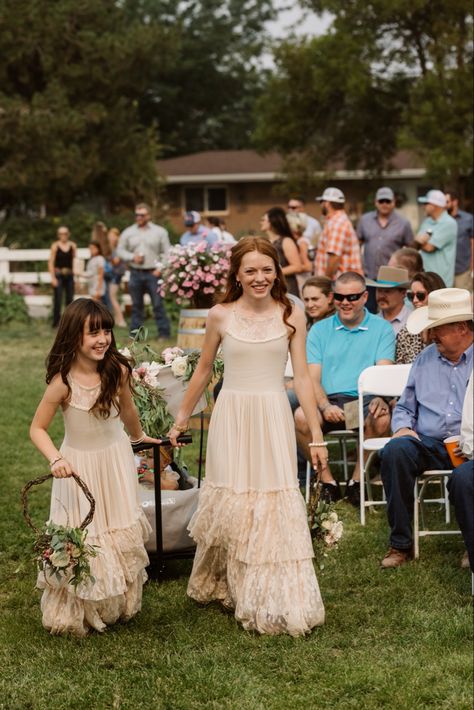 Rustic Junior Bridesmaid Dresses, Boho Jr Bridesmaid Dresses, Kids Wedding Dress, Boho Flower Girl, Wedding Dresses For Kids, Viking Wedding, Boho Wedding Flowers, Country Style Wedding, Brown Wedding