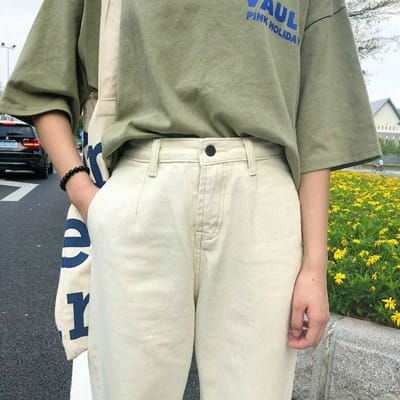 Moda Ulzzang, Blue Raincoat, Korean Outfit Street Styles, Tshirt Outfit, Korean Fashion Outfits, Matcha Green, Korean Girl Fashion, Korean Fashion Trends, Green Pants