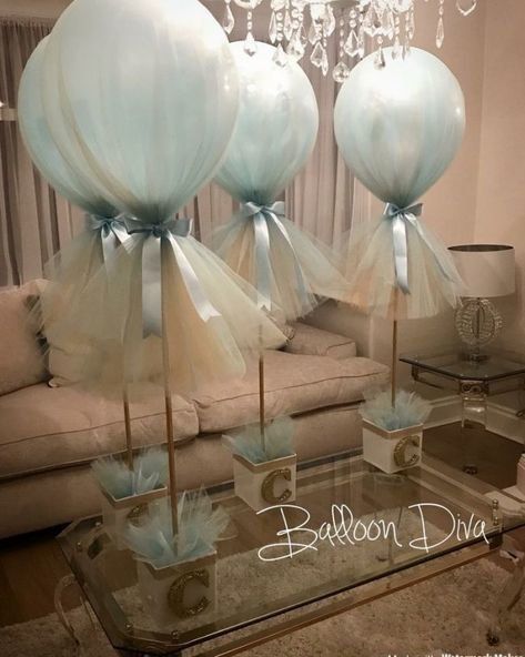 Tulle Balloons, Diy Baby Shower Centerpieces, Idee Babyshower, Diy Balloon Decorations, Shower Centerpieces, Balloon Centerpieces, Baby Shower Winter, Baby Diy, Wedding Balloons