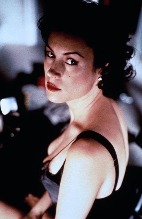 Violet (Jennifer Tilly) - Bound (1996) Bound 1996, Tiffany Bride Of Chucky, Tiffany Bride, Ladies Event, Blue Is The Warmest Colour, Gina Gershon, Bride Of Chucky, Body Image, Dark Side