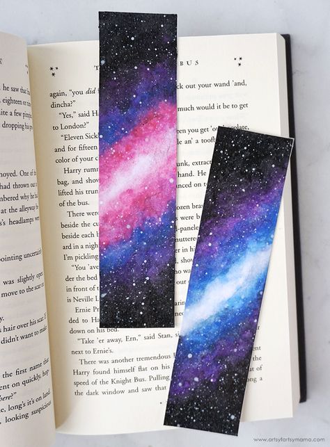 Watercolor Galaxy Bookmarks | artsy-fartsy mama Draw Galaxy, Bookmark Watercolor, Bookmark Art, Fandom Merch, Watercolour Ideas, Bookmark Printing, Bookmark Craft, Watercolor Galaxy, Vivid Dreams