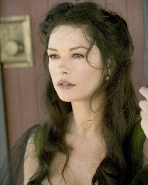 Mary Louise Parker, Zeta Jones, Luscious Hair, Liam Neeson, Anthony Hopkins, Catherine Zeta Jones, Jessica Biel, Natural Beauty Tips, George Clooney