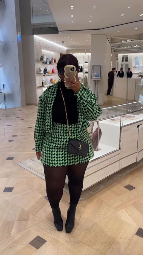 Birthday Outfits Winter Plus Size, Plus Size Houndstooth Outfit, Business Casual Outfits Plus Size Black Women, Paris Fashion Plus Size, Sophisticated Style Plus Size, Plus Size Office Wear Black Women, Office Outfits Black Women Plus Size, Plus Size Business Casual Black Women, Paris Plus Size Outfits