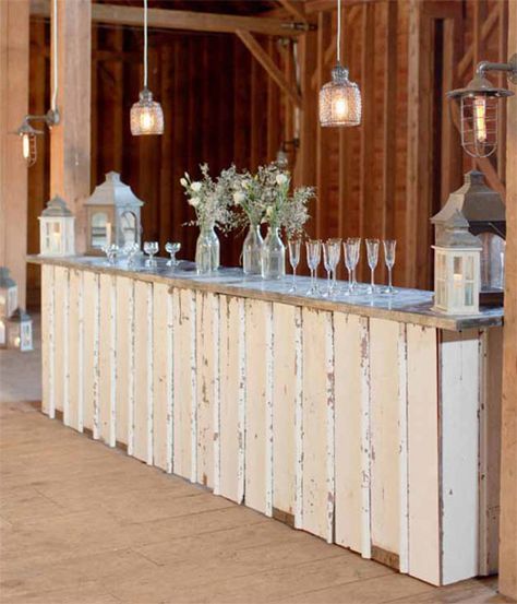 Wedding Furniture Rental, Ideas Terraza, Vintage Wedding Centerpieces, Barn Parties, Party Barn, Wedding Furniture, Wedding Sparklers, Barn Decor, Barn Wedding Venue