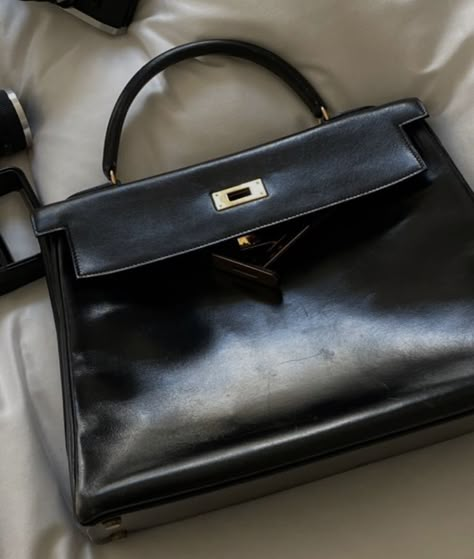 Hermes Kelly Bag Aesthetic, Hermes Kelly Vintage, Kelly Bag Aesthetic, Aesthetic Purses, Vintage Kelly Bag, Vintage Hermes Bag, Bag Wishlist, Hermes Vintage, Vintage Kelly