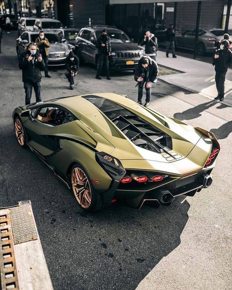 @lambocarphoto shared a photo on Instagram: “#lambocarphoto Lamborghini huracan 😘 Pic by : @zummy ___________________________   follow  @lambocarphoto   follow  @lambocarphoto  …” • Jul 8, 2021 at 12:56am UTC Lamborghini Sian, Asphalt 9, Car Deco, Car Quotes, Ford Mustang Car, Car Organization, Aesthetic Cool, Aesthetic Car, Pimped Out Cars