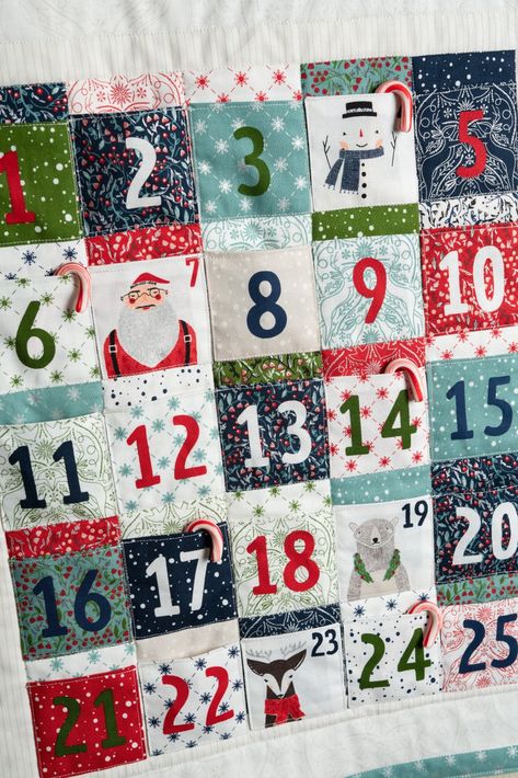 Sew Christmas Advent Calendar, Christmas Countdown Sewing, Advent Calendar Quilted, Quilting Advent Calendar, Christmas Sewing Advent Calendar, Christmas Countdown Diy, Sew Christmas, Count Down To Christmas, Quilting Notions