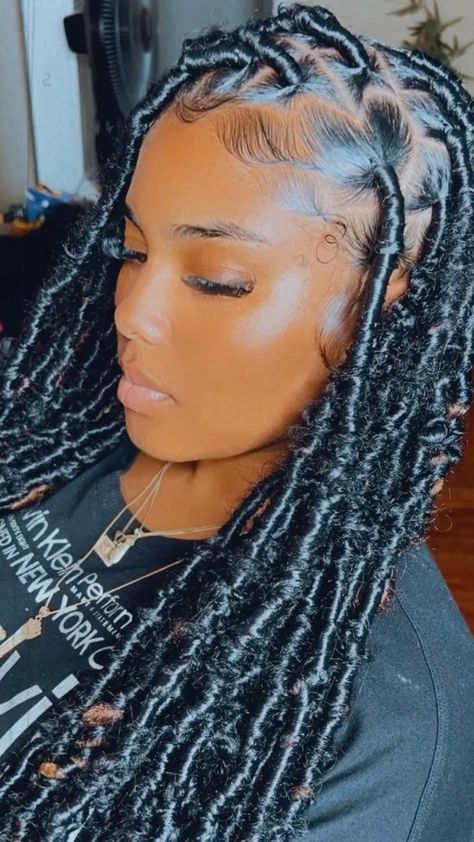 perfectedbykey on Instagram: SOFT LOCS 🔥🔥🔥🔥 plus heart design • @perfectedbykey • select “ BOOK NOW” to book no dms #butterflylocs #knotlessbraids #hairstyles… Faux Locs With Heart Part, Soft Locs Wedding Hairstyles, Butterfly Locs With Heart Part, Soft Locs With Dramatic Edges, Locs With Heart Part, Knotlessbraids Hairstyles, December Hairstyles, Soft Locks, Black Hair Protective Styles