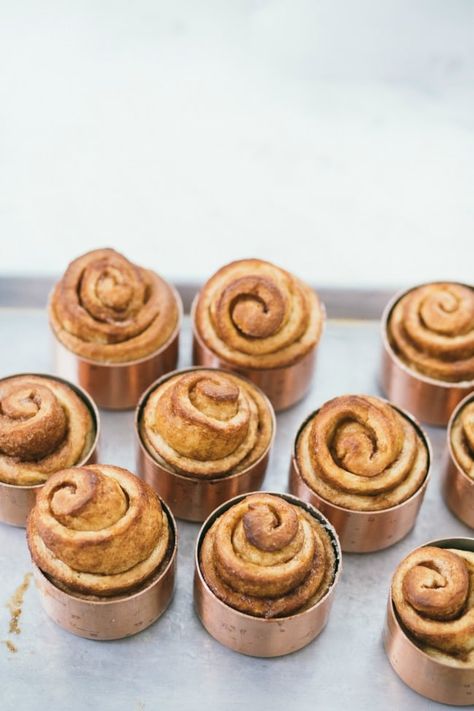 Mini Souffle, Vanilla Bean Blog, Sarah Kieffer, Cinnamon Bun Recipe, Caramel Rolls, Morning Bun, Baking Buns, Homemade Caramel Sauce, Sweet Dough