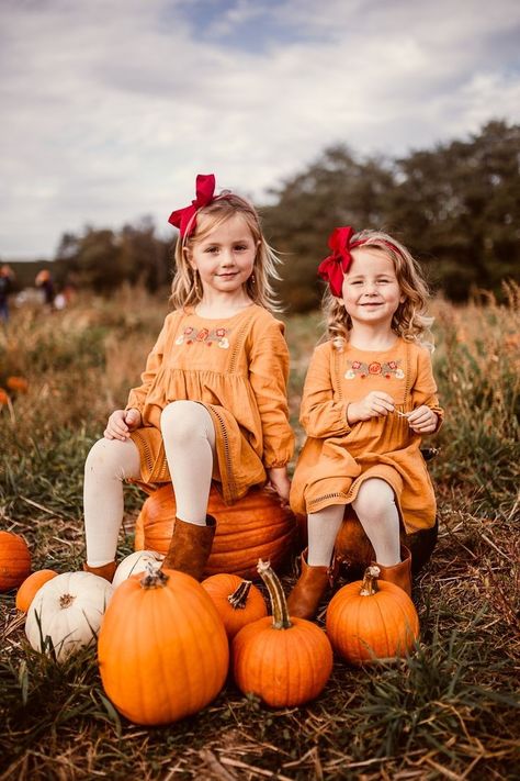 Anna Margaret, Pumpkin Patch Outfit Kids, Fall Mini Shoot, Pumpkin Patch Photography, Fall Baby Photos, Fall Photoshoot Family, Pumpkin Patch Kids, Fall Baby Pictures, Pumpkin Patch Photoshoot