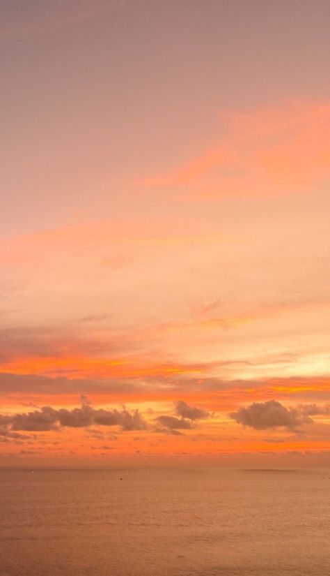 Yellow Sky Background, Edit Tips, Cotton Candy Sky, Healthy Drink, Yellow Sky, Sky Background, Sunset Lover, Instagram Editing, Yellow Light